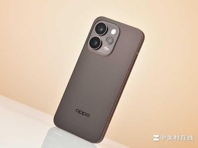 OPPO Reno 15 có gì mới? Tổng hợp nâng cấp đáng chú ý về thiết kế, camera và pin