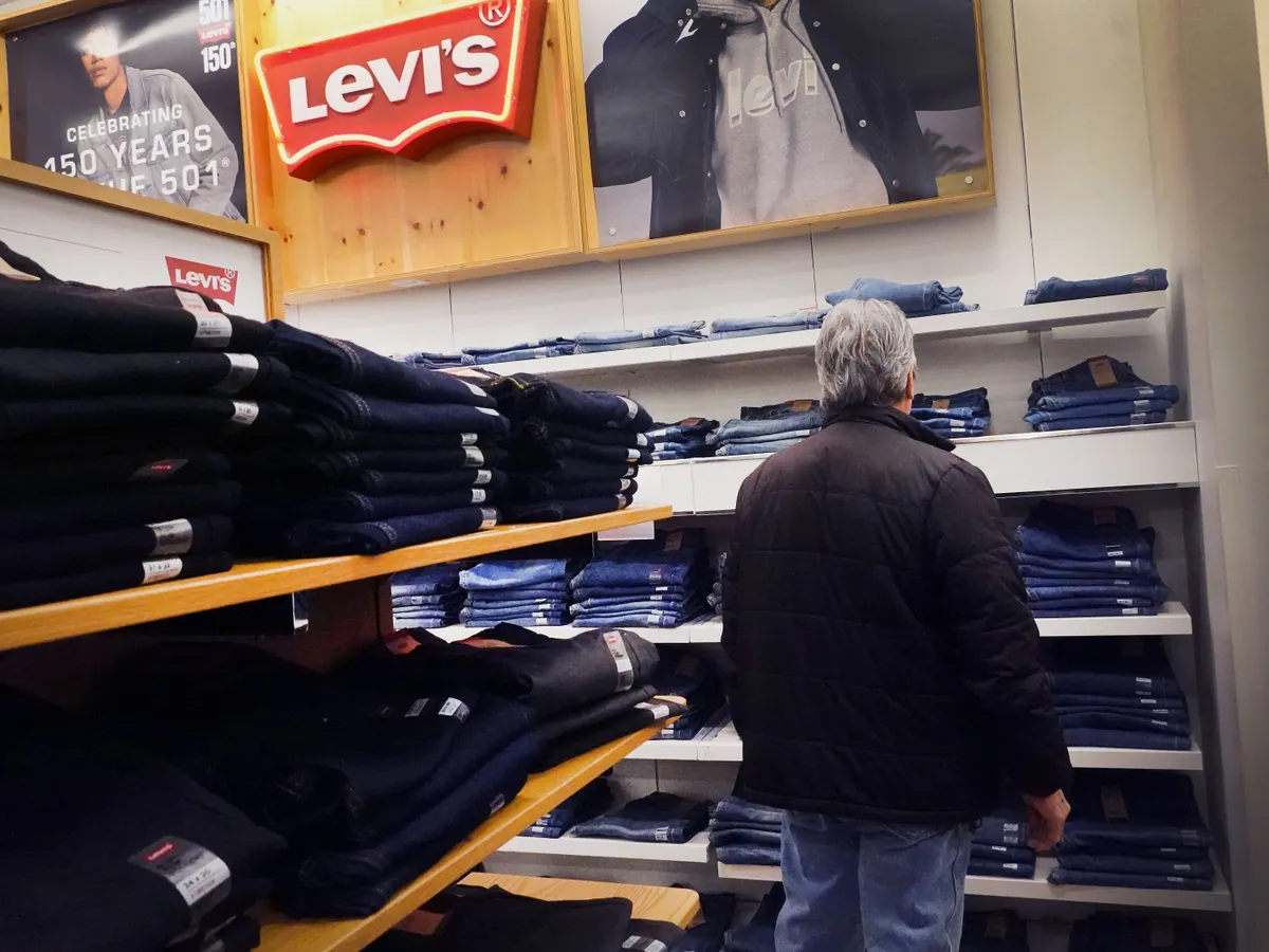 Mục tiêu tối thượng của các thương hiệu là giảm thiểu tối đa lượng hàng thừa vào cuối mỗi mùa vụ.